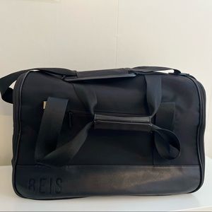 Beis Hanging duffle